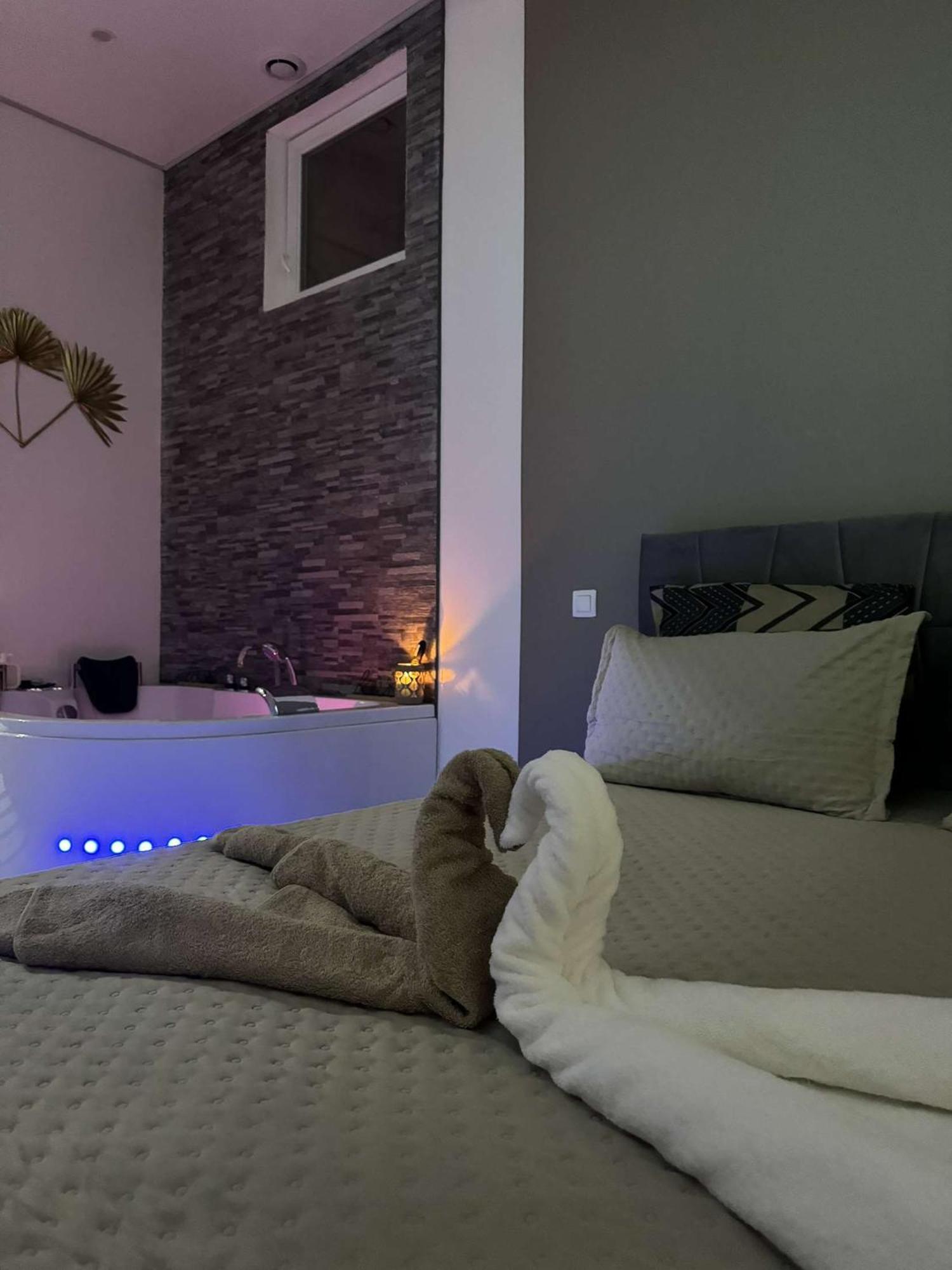 Suite Gold By L Amaryllis I Jacuzzi & Sauna Prive I Centre Beziers Arrivee Autonome Dış mekan fotoğraf